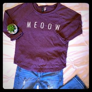 MEOOW Divided 3/4 sleeve light weight sweater.